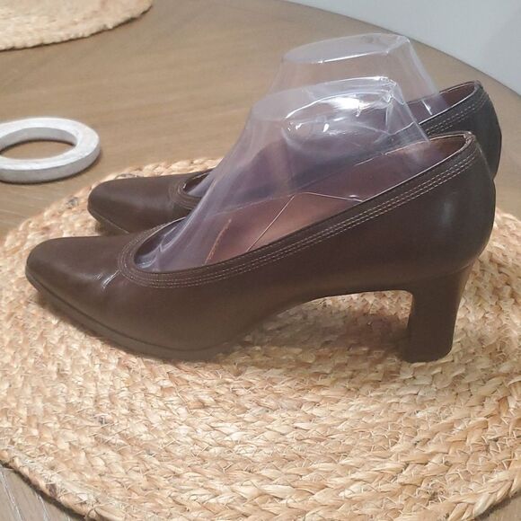 Etienne Aigner "Kaylee"  Genuine Leather, Dark Brown Career Pumps, Size 9N - Picture 5 of 10